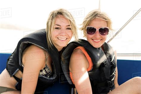 camwhoring|Girls in their lifejackets 2 .